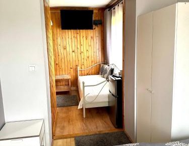 Triple Room with Private Bathroom