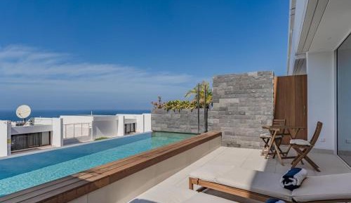 Two-Bedroom Deluxe Apartment