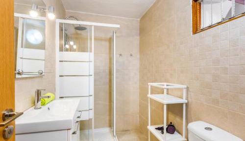 Twin Room with Shared Bathroom