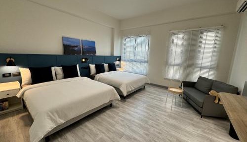 Quadruple Room with Private Bathroom