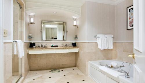 One-Bedroom Presidential Suite with Balcony