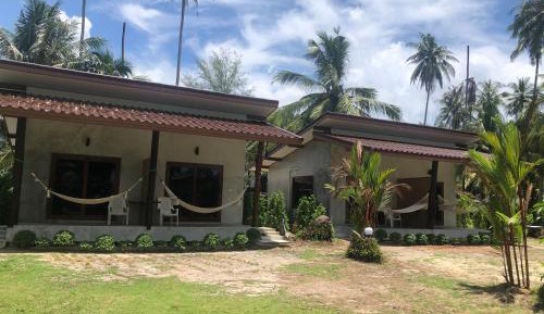 Bungalow with Garden View