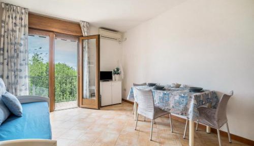 Superior One-Bedroom Apartment with Balcony