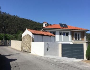Standard Double Room with Shared Bathroom