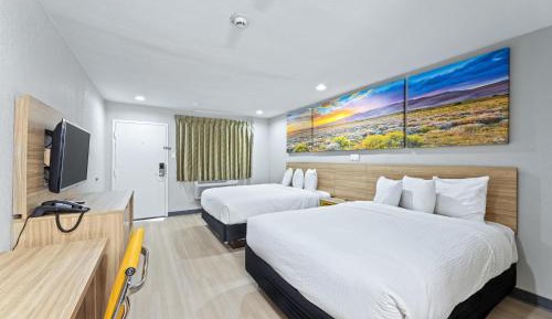 Queen Room with Two Queen Beds - Non-Smoking