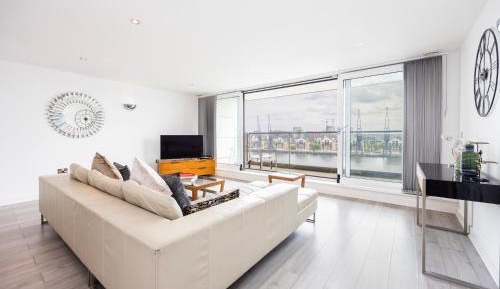 Apartment with Balcony