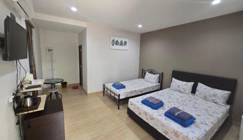 Triple Room with Private Bathroom