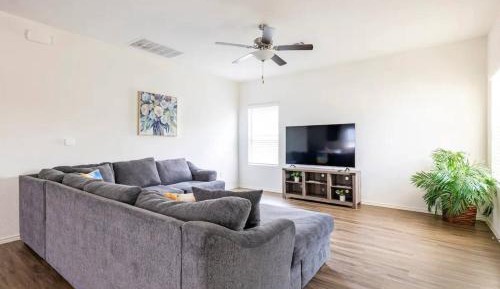 Single Room with Shared Bathroom