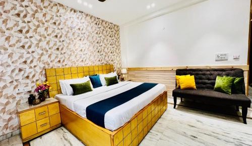 Standard Queen Room