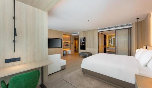 1 King Suite Dynamic Cycling