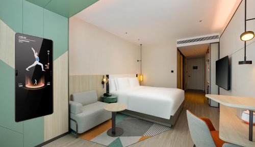 Standard King Room Smart Fitness Mirror