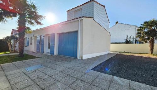 Holiday Home (6 Adults)