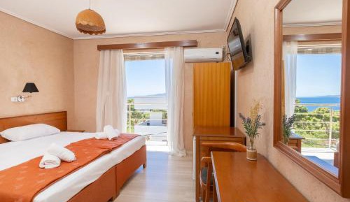 Double or Twin Room with Sea View