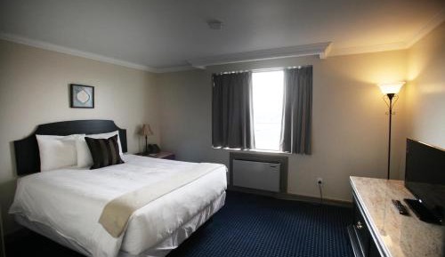 Executive Queen Suite