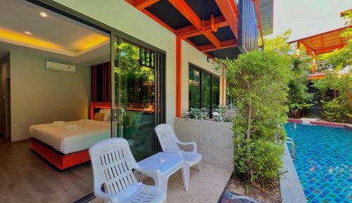 Deluxe Double or Twin Room with Pool Access