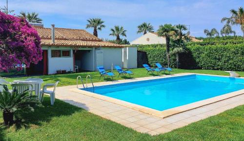 Three-Bedroom Holiday Home 