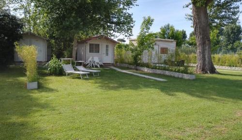 Deluxe Bungalow with Garden View