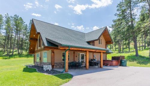 Three-Bedroom Holiday Home 