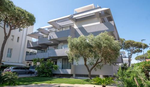 Two-Bedroom Apartment with Terrace and Sea View