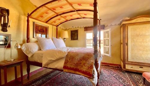 Family Room with Mountain View