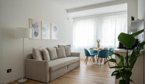 One-Bedroom Apartment with Balcony