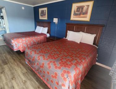 Queen Room with Two Queen Beds Non Smoking