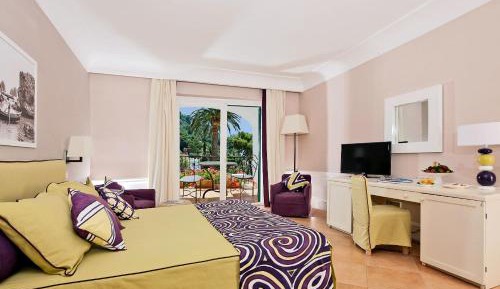 Deluxe Double Room with Balcony and Sea View