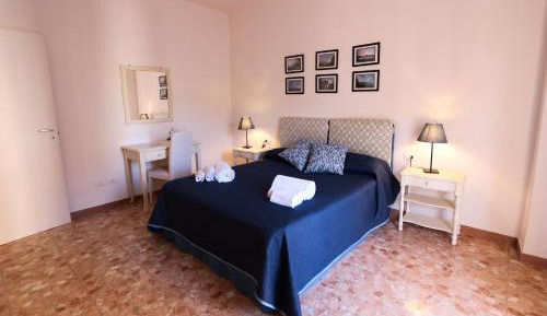 Two-Bedroom Deluxe Apartment with Balcony