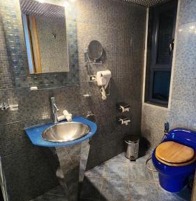 King Room with Spa Bath