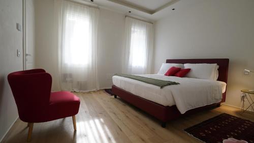 Superior One-Bedroom Apartment with Balcony