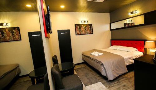 Deluxe King Room