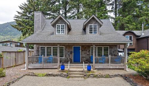 Three-Bedroom Holiday Home 