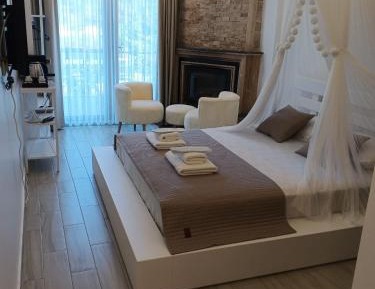 Double Room with Lake View