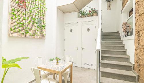 Deluxe Double Room (2 Adults + 1 Child)