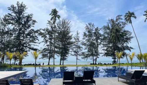 Studio with Pool View