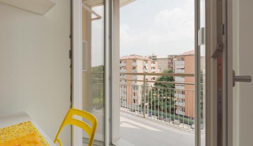 Studio with Balcony