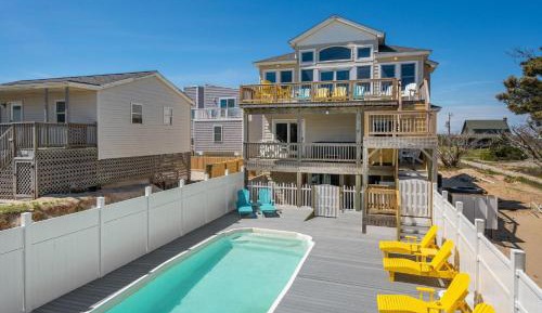 Eight-Bedroom Holiday Home