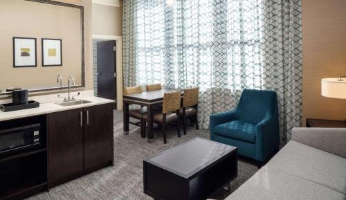 King Corner Suite with City View - Non-Smoking