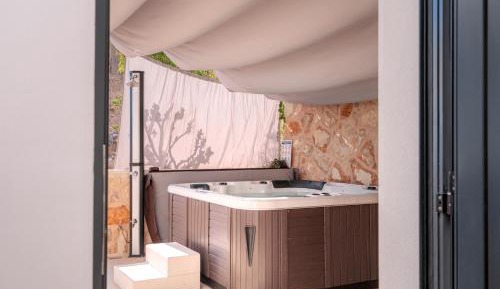 Two-Bedroom Apartment with Terrace and Sea View