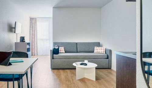Studio (4 Adults)