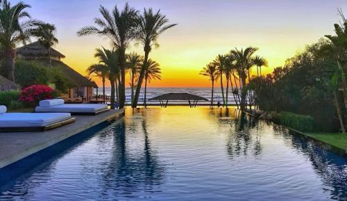 Deluxe Bungalow with Private Pool and Sea View