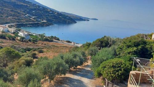 Stone Family Apartment with Private Courtyard and Sea View