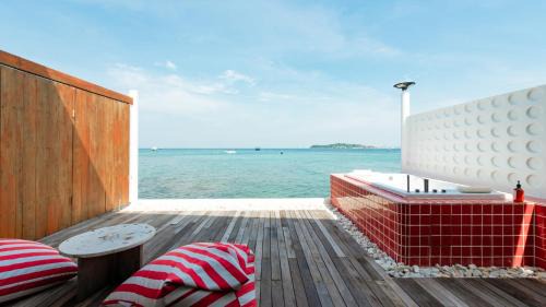 Double Room with Balcony and Sea View