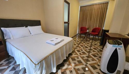 Family Room with Mountain View