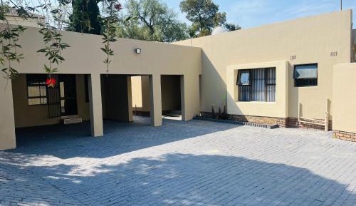 Deluxe Double or Twin Room with Pool View