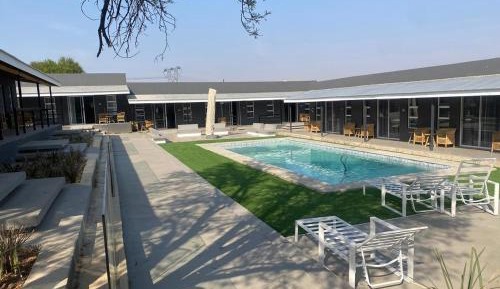 Queen Room with Pool View