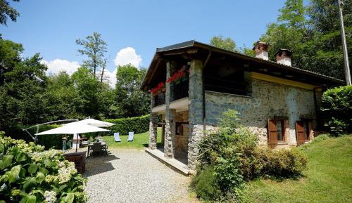 Villa with Garden View