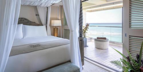 Oceanfront Sapphire Suite - 2 Bedroom Plus Den
