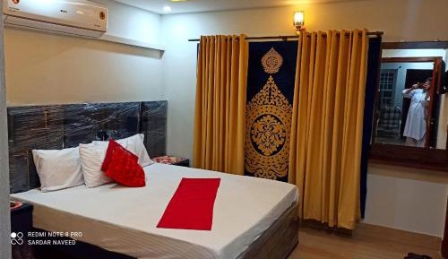 Deluxe Double Room (2 Adults + 1 Child)