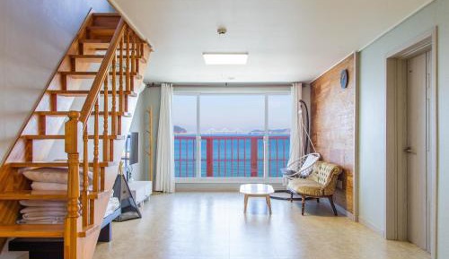 Family Room with Sea View